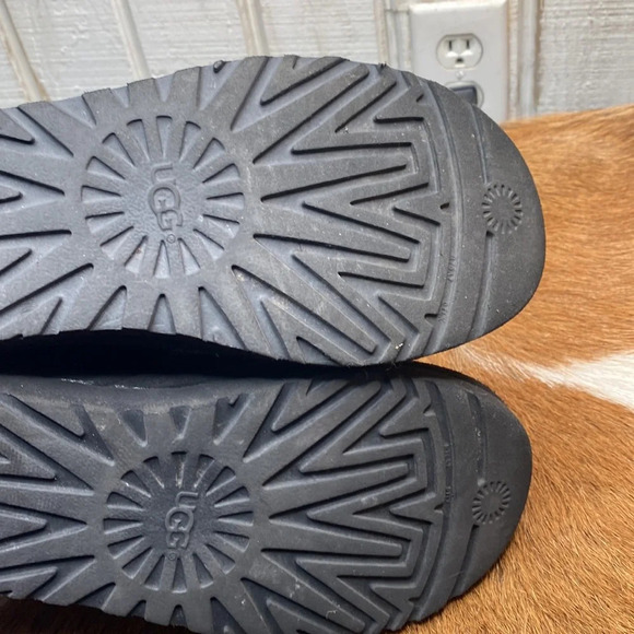 Womens UGG winter boots size 6 check them out very nice thanks 🙏 - Picture 6 of 8